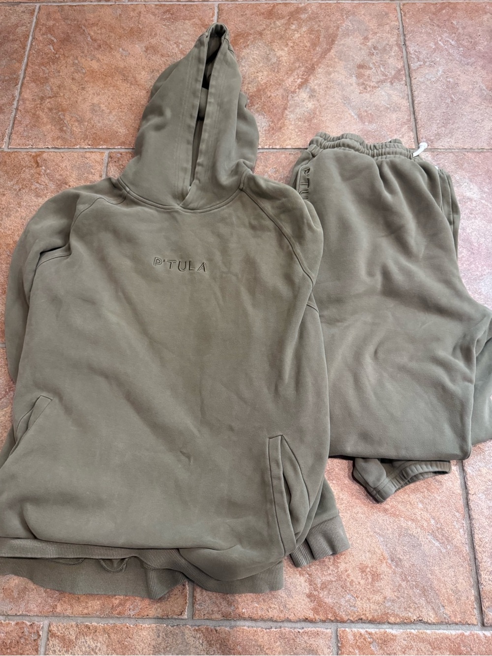 P'tula Olive Green Hoodie & Sweatpants Set